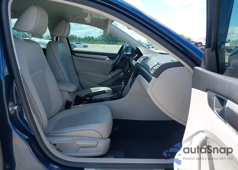 2018 Volkswagen Passat 2.0T R-Line/2.0T S из США, поврежденный, VIN 1VWAA7A34JC009932